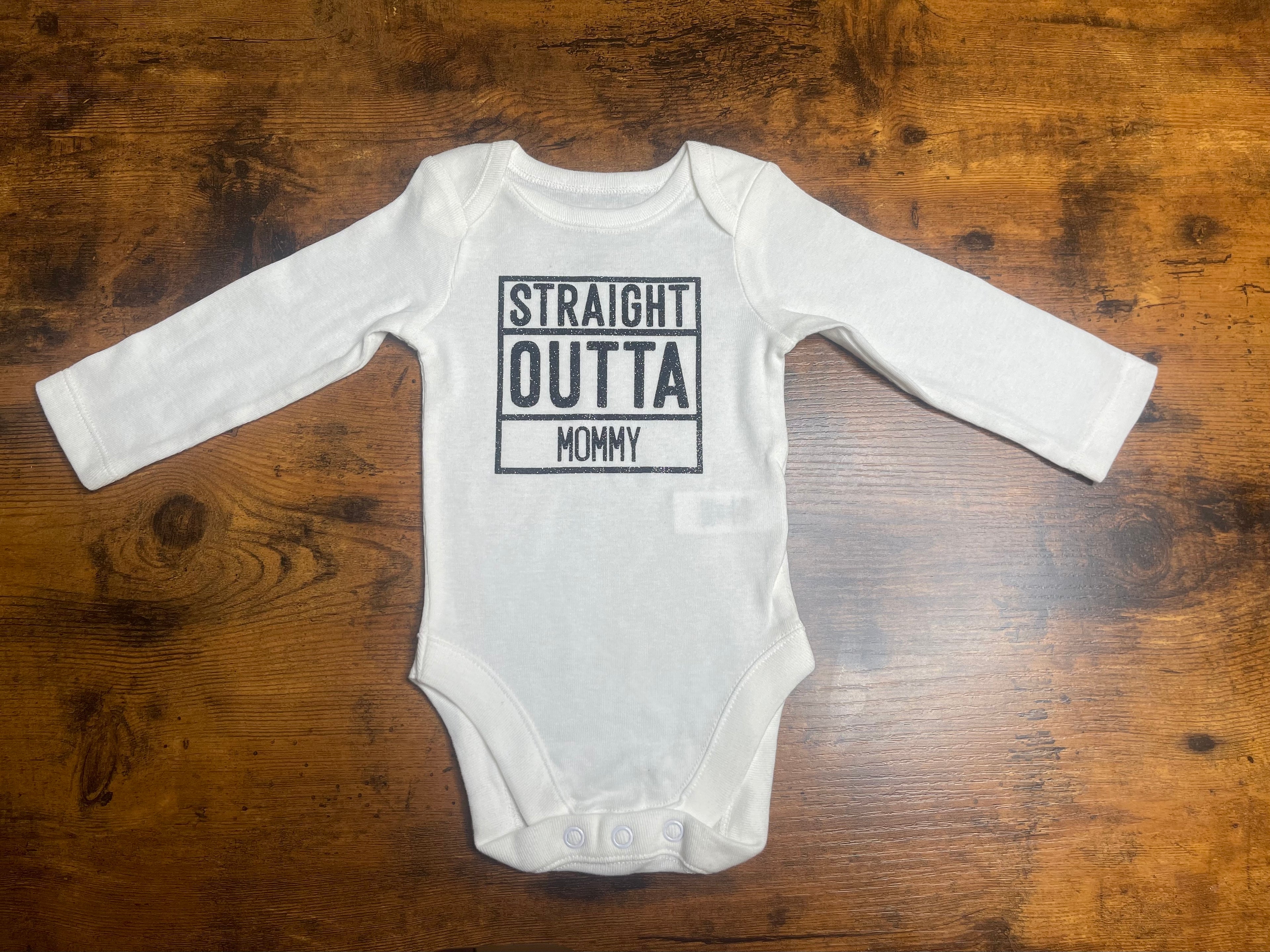 Straight Outta Mommy 0-3 Months Baby Long Sleeve Onesie(Glitter Black)
